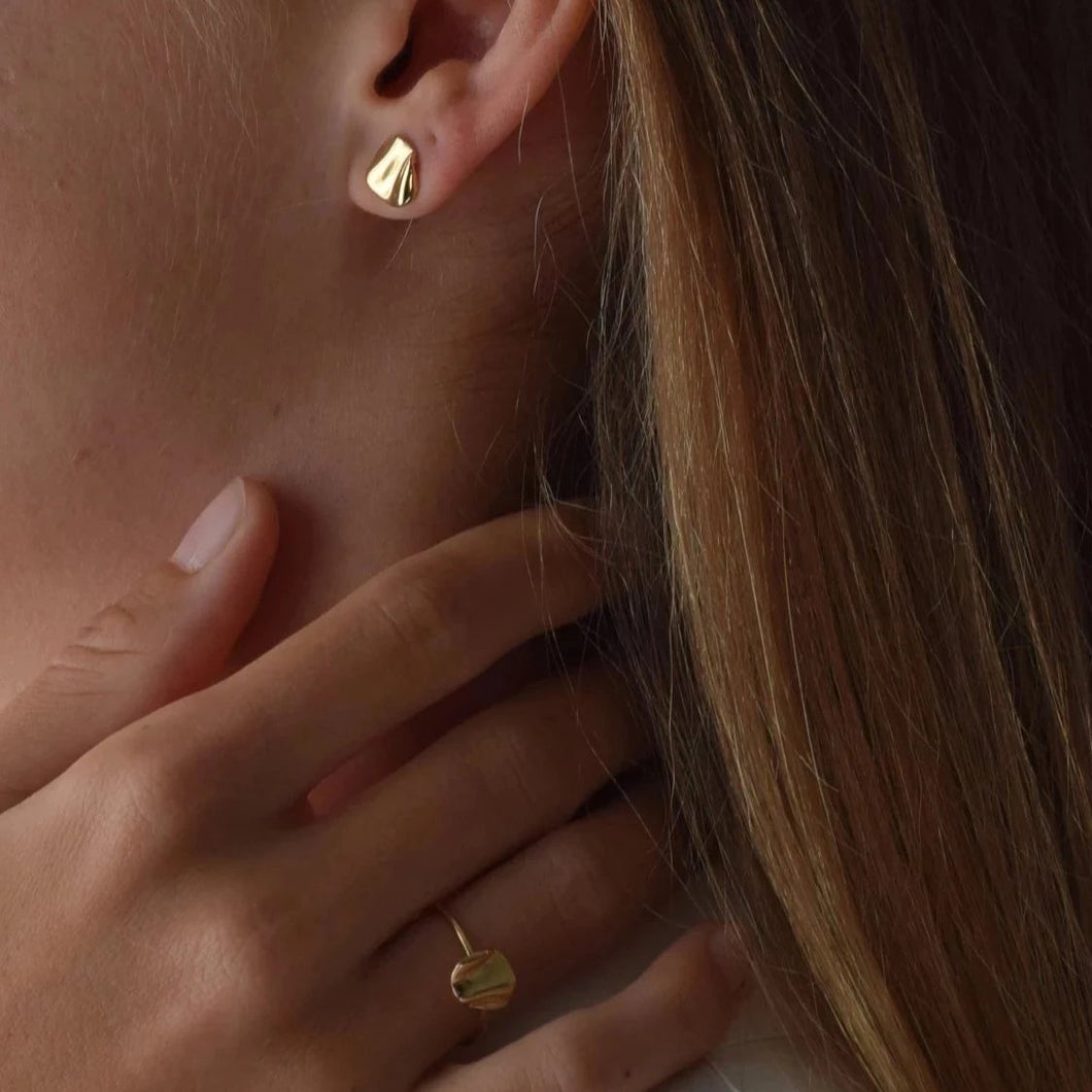 Tiny ondulado earrings