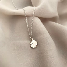 Tiny ondulado necklace - silver