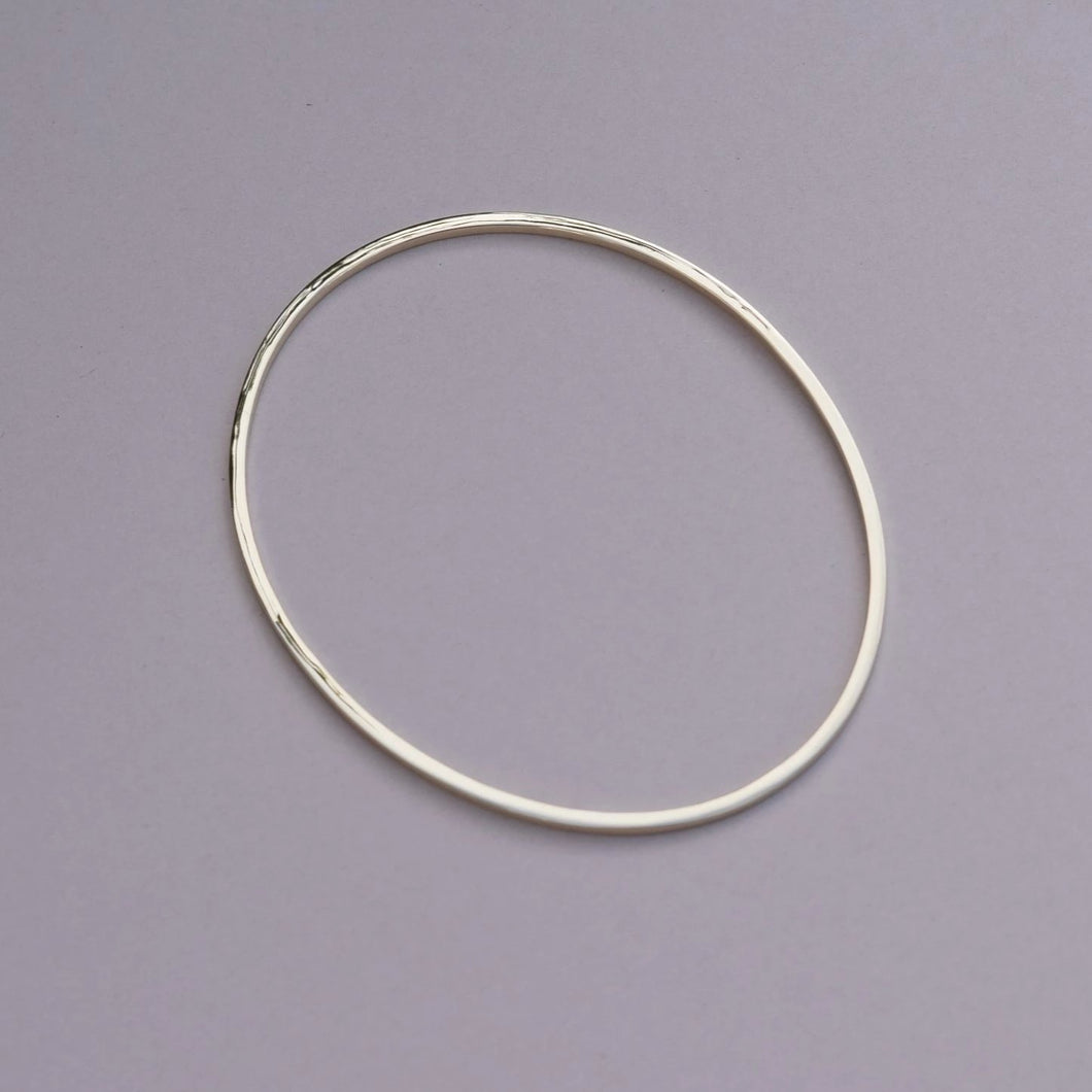 9ct Solid Gold Oval Bangle
